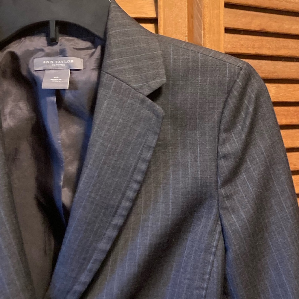 Ann Taylor Grey & Blue Pinstriped Blazer - Picture 6 of 16